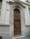  belle entrée en pierre taillée et porte en bois, 34, rue des Boulangers